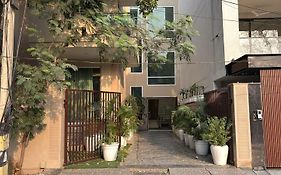 Posh Suites - Golf Course Road